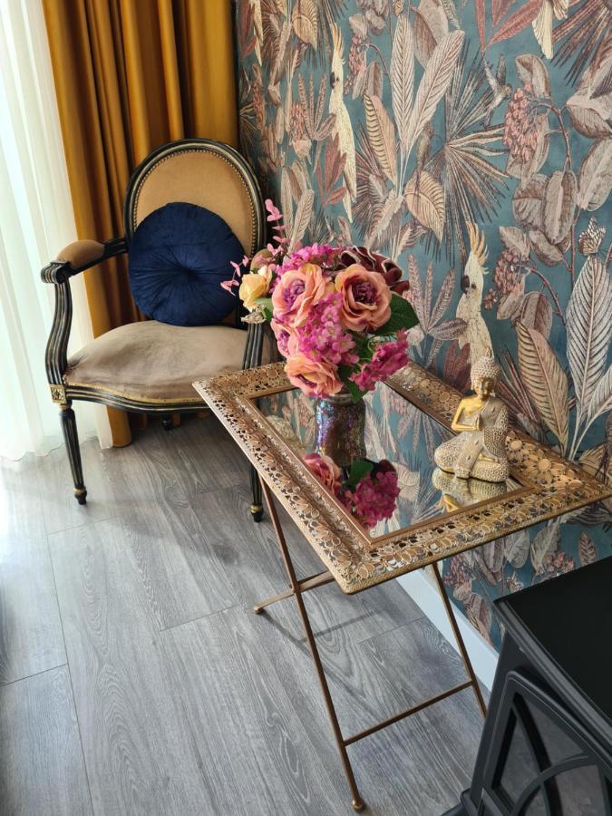 Parisian Apartment Cluj Екстериор снимка