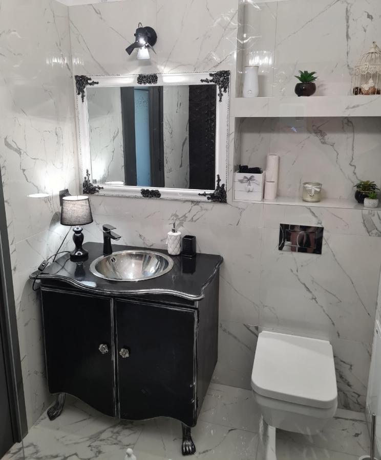 Parisian Apartment Cluj Екстериор снимка